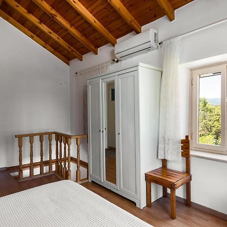 Traditional Rustic Maisonette By Konnect Agios Ioannis Peristerion 외부 사진